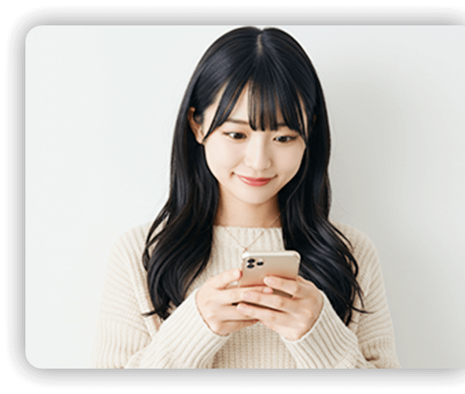 アンケートに答える女性の写真